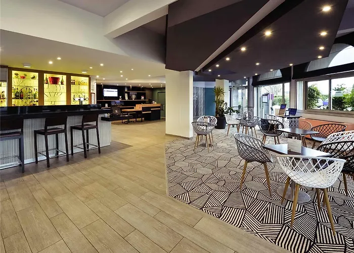 Mercure Vienne Sud فندق